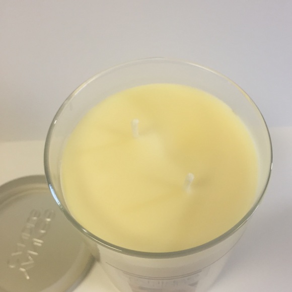 🆕 {Yankee Candle} French Vanilla 22 oz candle - Picture 2 of 5